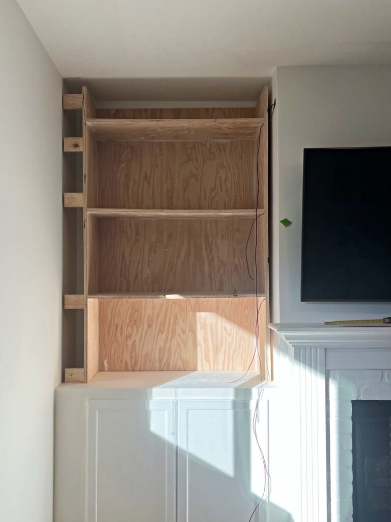 Built-in Bookshelf Support Structures